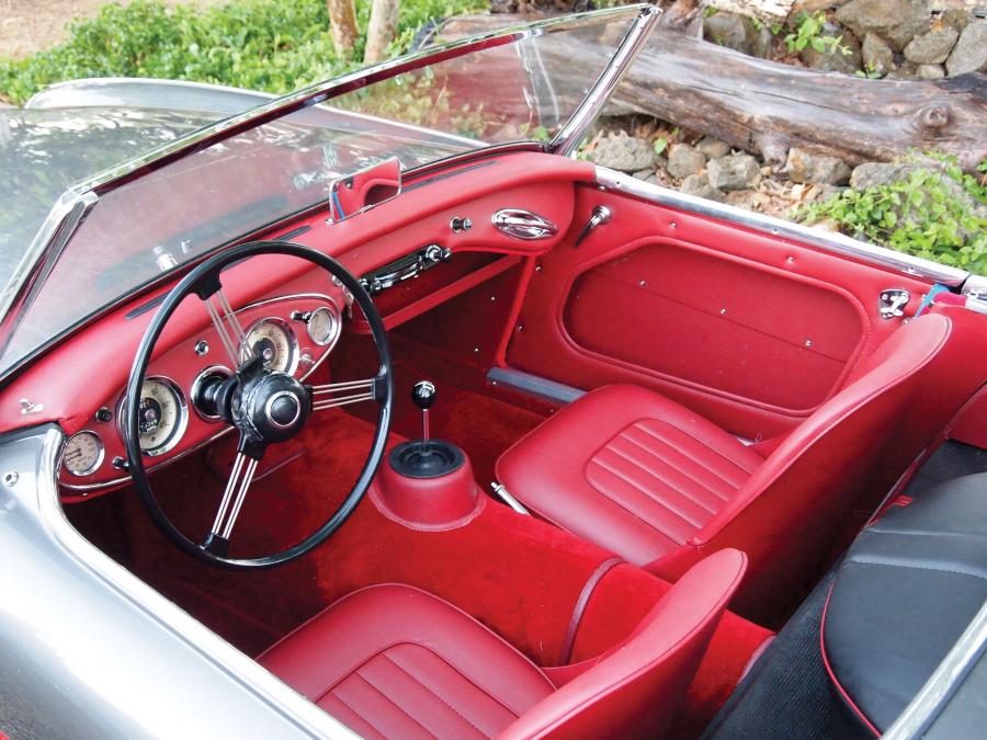 Интерьер Austin-Healey 3000 BN7 Deluxe (Mk II) 1961 года  (фото 8 из 8)
